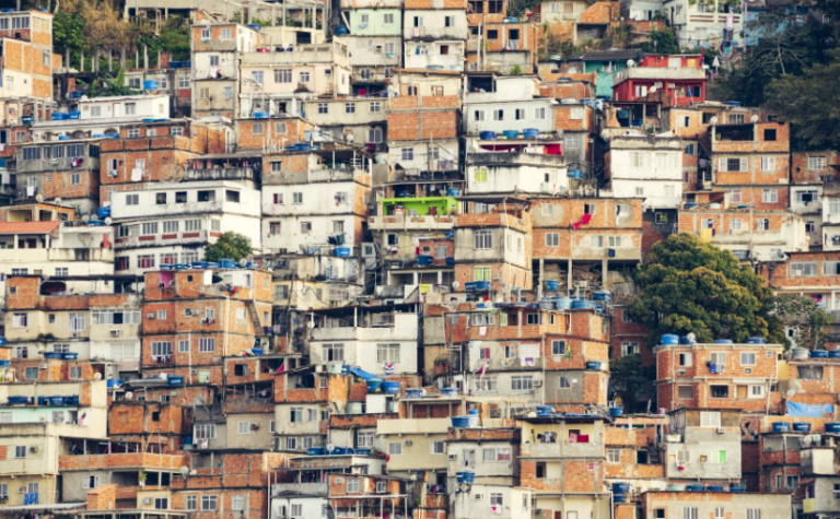 Laberintos y Desiertos urbanos
